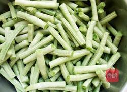 土豆茄子炖肉的做法图解2