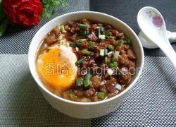 鸡蛋肉丁贝壳粉