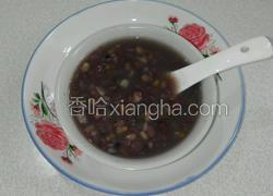 黑米红豆绿豆糯米粥