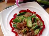 秋葵炒键子肉的做法[图]