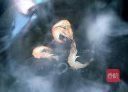 香菇海虾豆腐汤的做法图解3