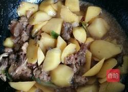 土豆炖牛肉的做法图解4