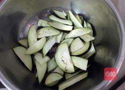 鸡腿肉烧茄子的做法图解3