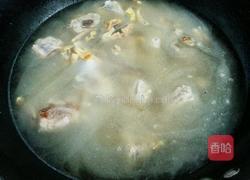 墨鱼猪肚排骨汤的做法图解7