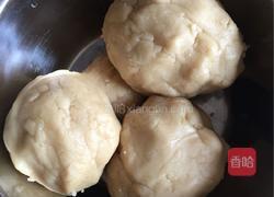 豆蓉蛋黄月饼的做法图解2