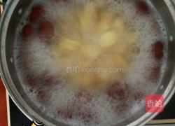 红枣木耳莲子甜汤的做法图解2
