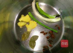 云南小毛豆煮花生的做法图解2