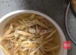 黄花菜肉泥汤的做法图解2