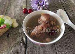 黄豆炖猪脚汤