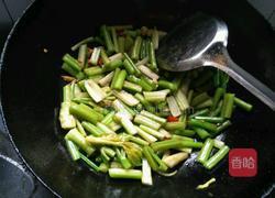 芹菜炒腐竹的做法图解5