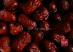 小米红枣粥的做法图解2