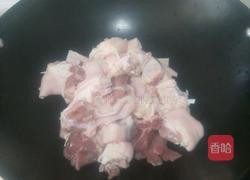 花生炖猪蹄的做法图解1