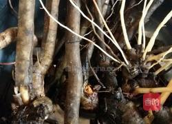 黑洋参煮猪脚的做法图解1