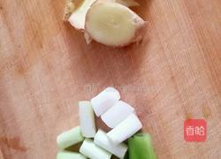 干燥的秋天来点滋补的汤食让你的肌肤Q弹起来的做法图解3