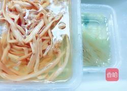 黄花菜炒粉丝的做法图解1