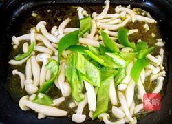 尖椒炒白玉菇鸡胸肉的做法图解5