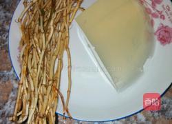 折耳根拌皮冻的做法图解1