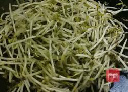 雪菜炒绿豆芽的做法图解7