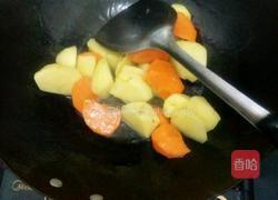 鸡腿炖土豆红萝卜的做法图解2