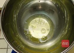 葡萄干樱桃果酱蛋糕卷~抹茶双色蛋糕卷的做法图解2