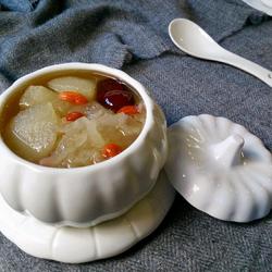 银耳梨子红枣汤的做法[图]