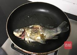 鲫鱼白萝卜扁豆汤的做法图解6