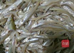 油炸香酥太湖梅齐鱼的做法图解1