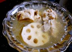 排骨茨实薏米莲藕祛湿汤