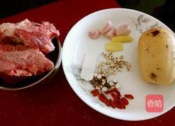 排骨茨实薏米莲藕祛湿汤的做法图解1