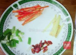 豆苗炒鸡蛋丝的做法图解2