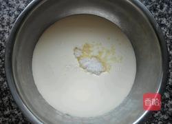 公仔软糖蛋糕的做法图解1