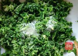 荠菜肉末塞油面筋的做法图解1