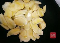 花生米炒土豆片的做法图解6