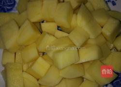 牛肉炖土豆的做法图解2