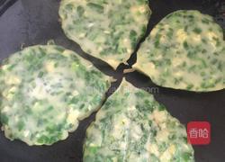 韭菜鸡蛋饼的做法图解4