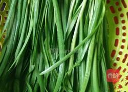 韭菜鸡蛋水饺的做法图解1
