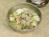 袖珍菇豆腐肉丸汤
