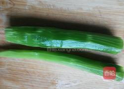黄豆芽炒莴笋的做法图解1