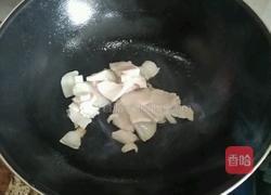 菜椒煸肉丝的做法图解1