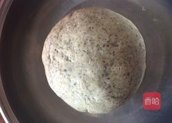 核桃芝麻糖三角的做法图解5