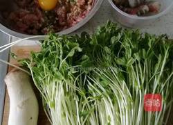 暖胃海鲜豌豆苗馄饨的做法图解1