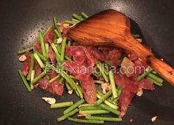蒜苔炒腊肠