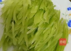 清炒莴笋丝的做法图解1