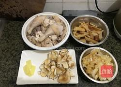 响螺肉沙鱼肾煲老鸡汤的做法图解8