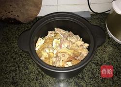 响螺肉沙鱼肾煲老鸡汤的做法图解9