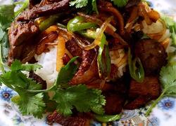驴肉盖米饭（陕北名吃）