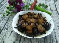 黑木耳焖五花肉