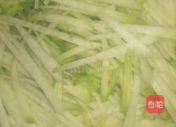 清炒青萝卜丝的做法图解1