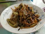 酸笋炒辣椒