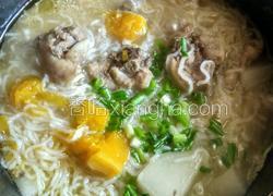 鸡肉南瓜萝卜汤粉